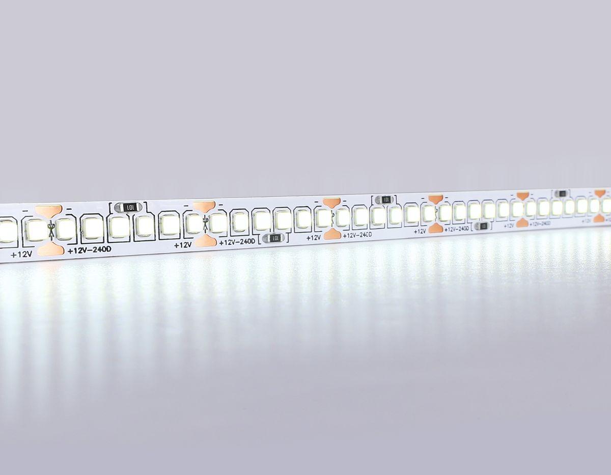 фото светодиодная лента холодный белый ambrella light 17w/m 240led/m 2835smd 6500к 5m gs1403 | 220svet.ru