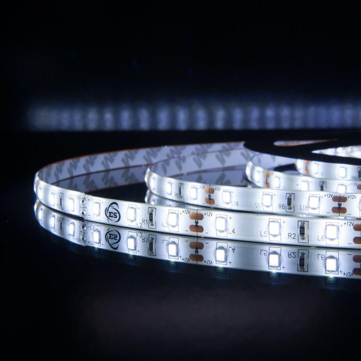 фото светодиодная влагозащищенная лента elektrostandard 4,8w/m 60led/m 2835smd холодный белый 5m a040996 | 220svet.ru
